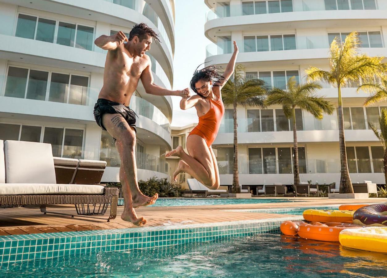 Aqua Boracay Hotel Balabag  Екстериор снимка The swimming pool at the hotel